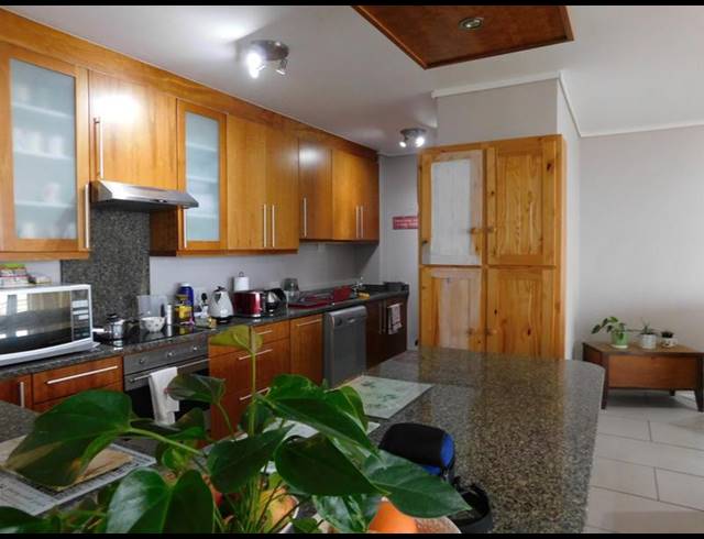 3 BEDROOM APARTMENT FOR SALE IN STRAND